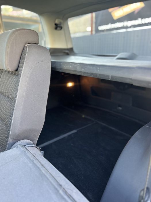 VW Touran 1.6 TDI BlueMotion