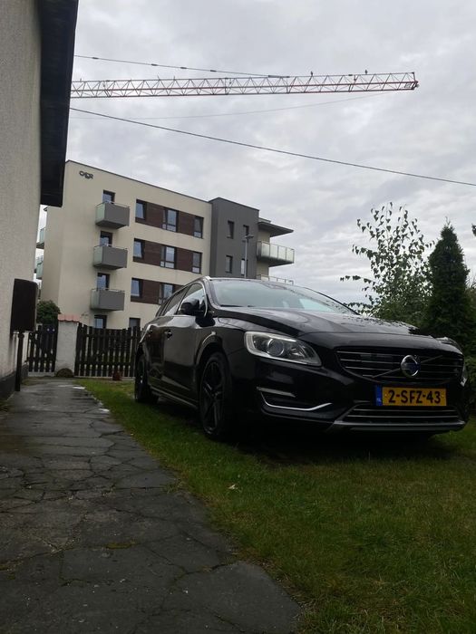 Volvo V60 Volvo V60 plug in hybryd. Samochód doinwestowany używany