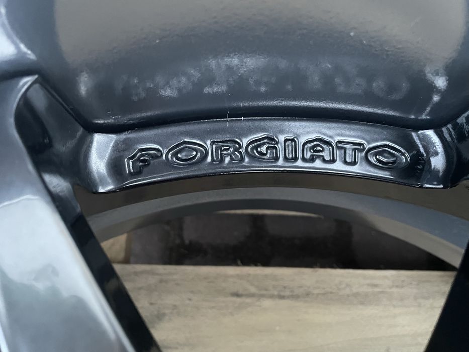 Felgi Bentley 22 cale, 2 szerokosci, FORGIATO, stan jak nowe