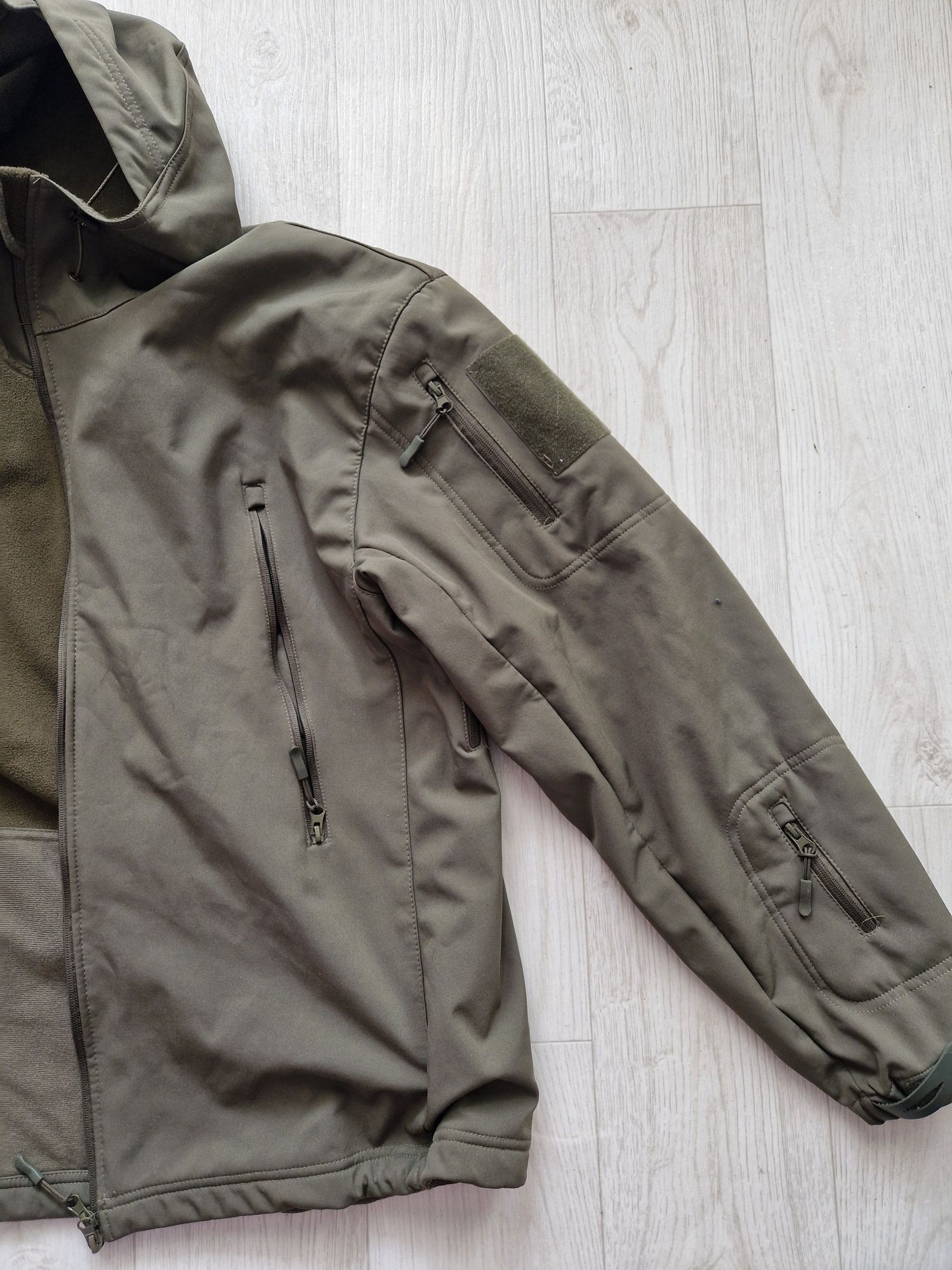Продам  куртку WINDPROOF