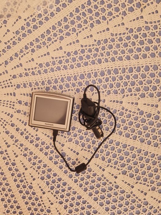 Gps Tomtom  antigo em otimo estado com carregador