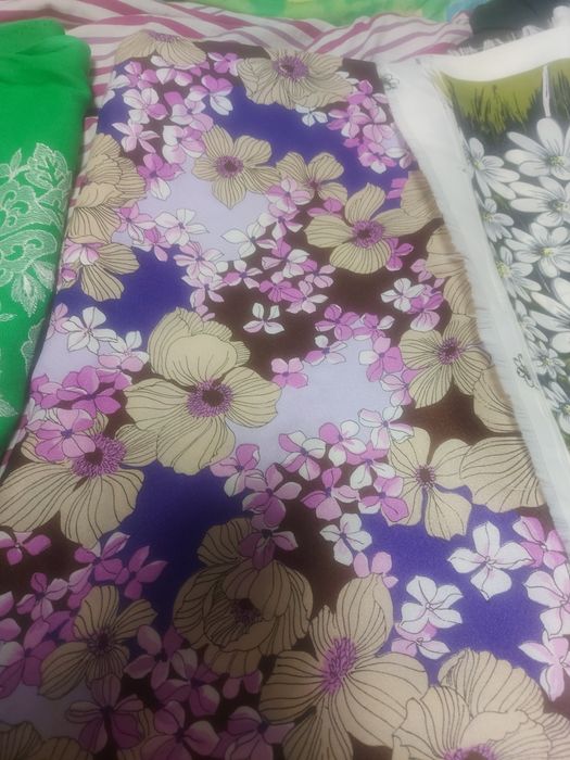 Продам отрез ткани(крепдешин)