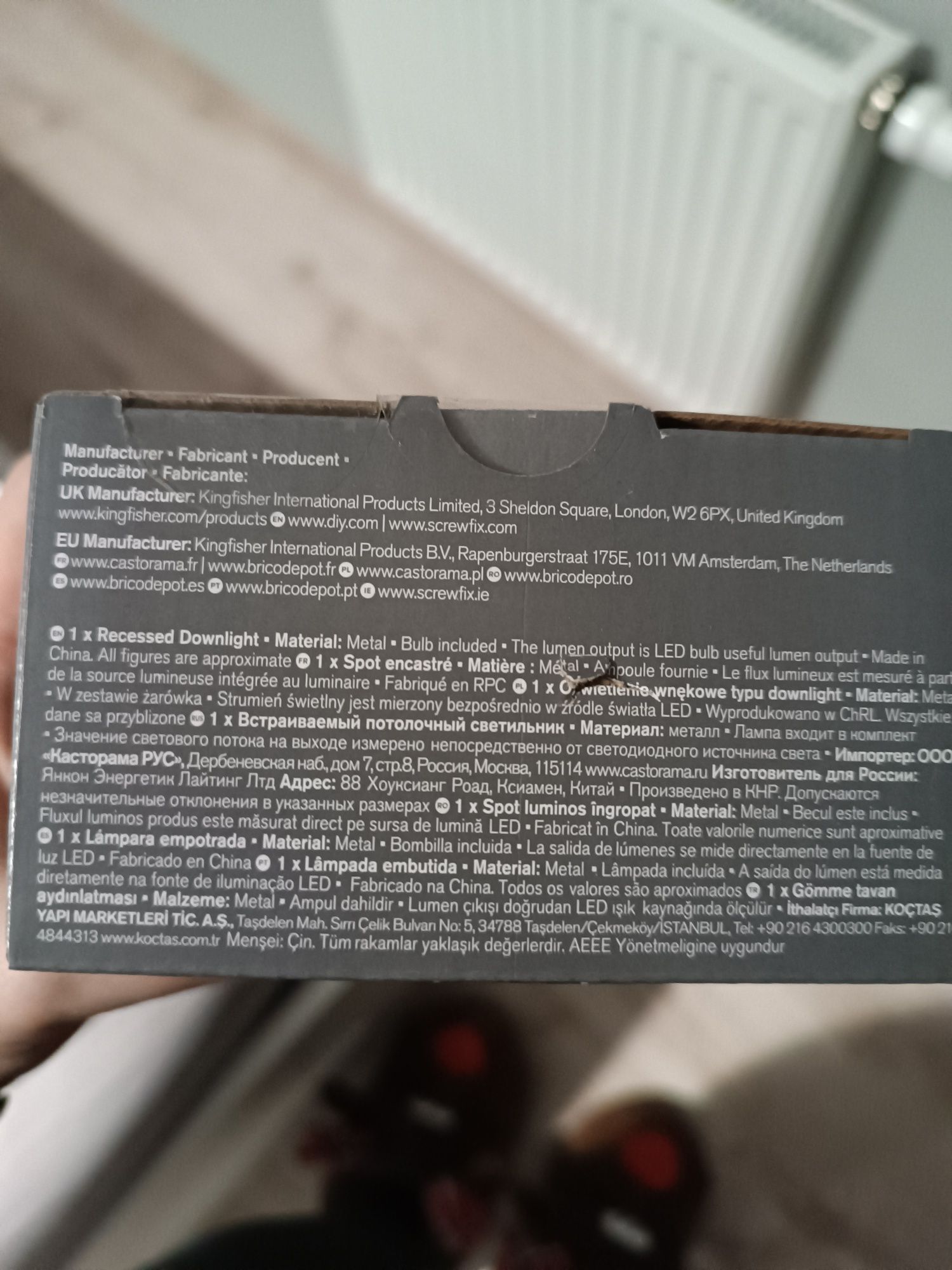 Żarówka oczka - oświetlenie wnękowe typu downlight