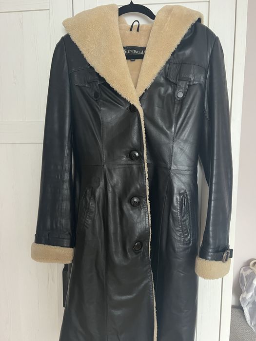 Zimowy płaszcz skórzany.
