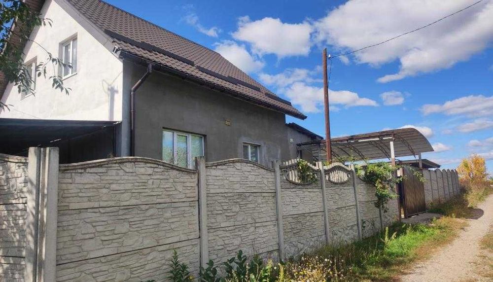 Продам будинок з усіма зручностями, Коротич