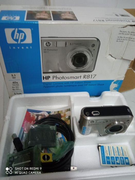Máquina fotográfica HP R817