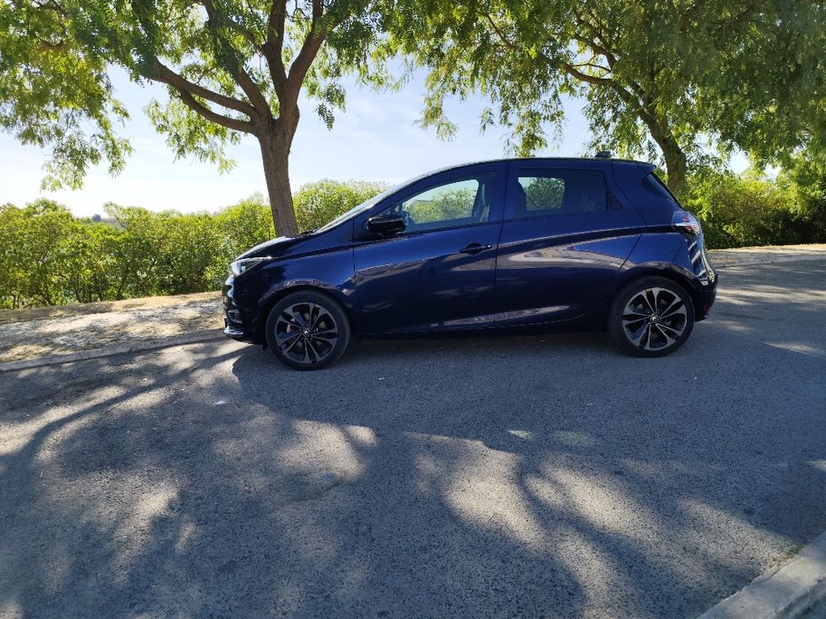 Renault ZOE R135 52Kwh Iconic 05/2023

18mil km