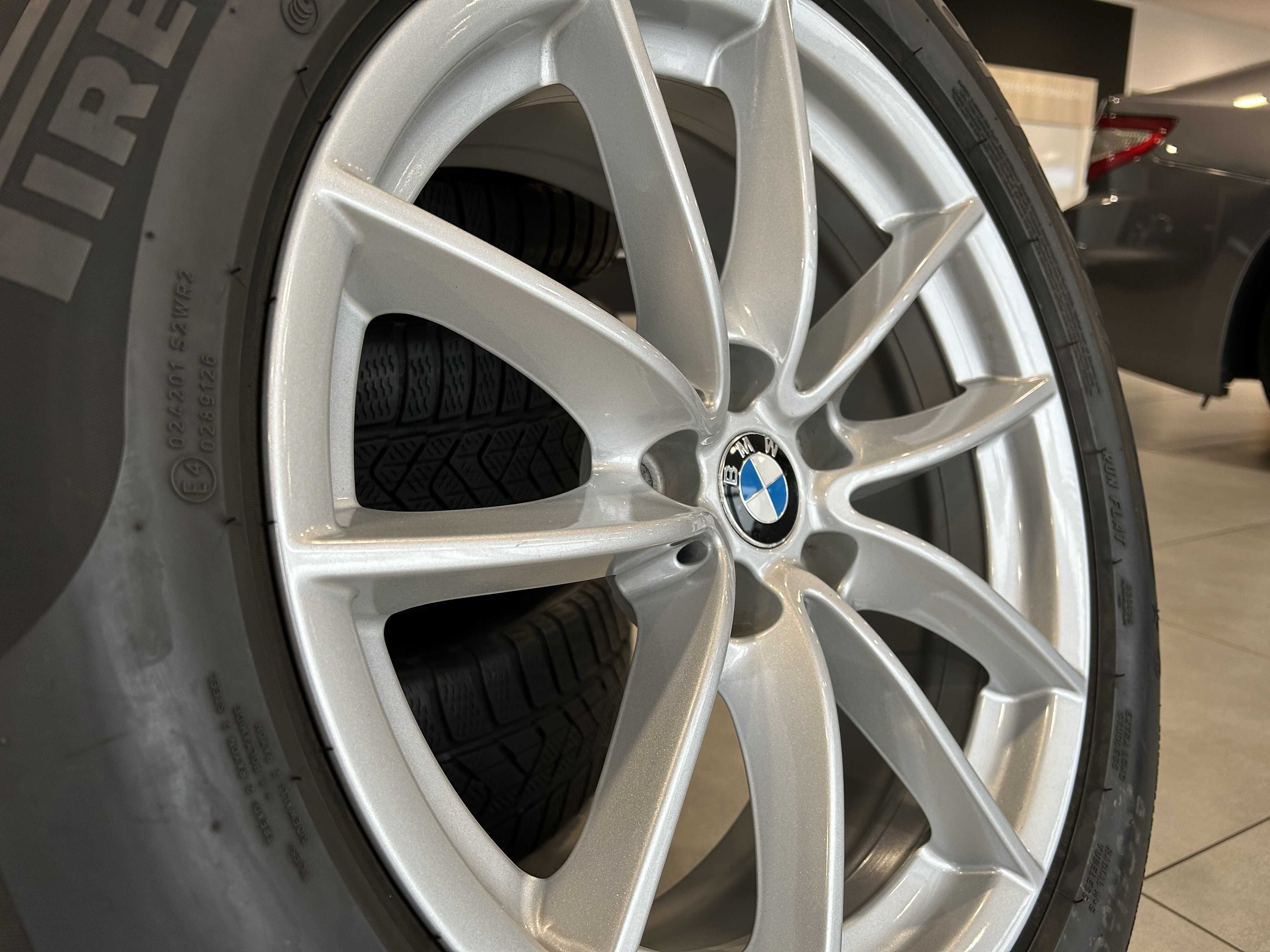 całe koła Felgi 18' BMW X3 X4 G01 G02 225/60R18 ZIMA Pirelli Runflat