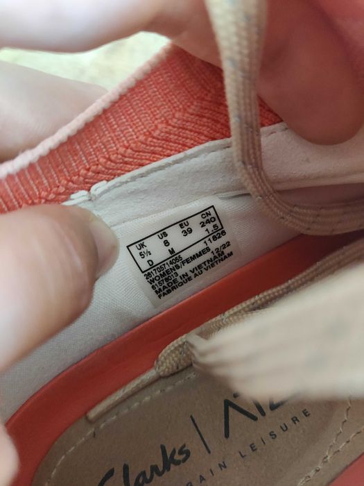 Кросівки жіночі Clarks р.39