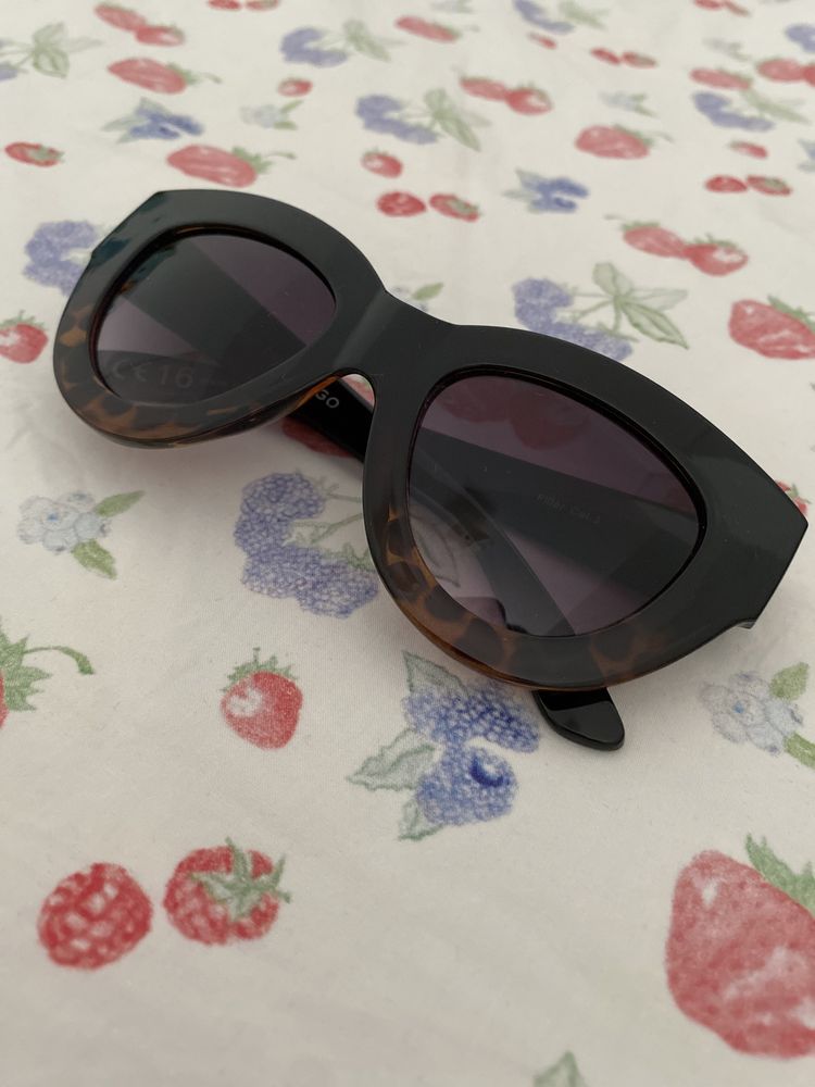 Óculos de sol Mango preto e tartaruga