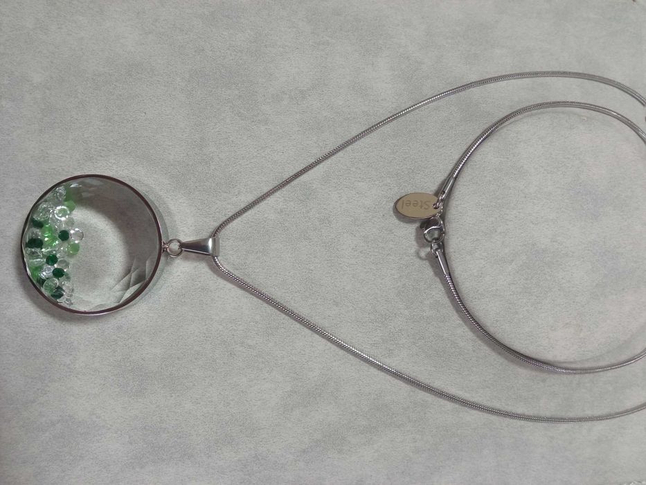 Srebrny naszyjnik ze szkłem i kamyczkami Szklana zawieszka 80 85 cm