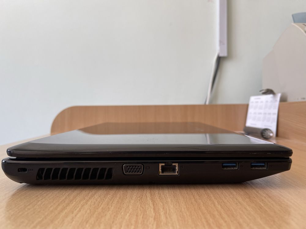 Ноутбук Lenovo G580 у чудовому  стані + мишка і сумка в подарунок
