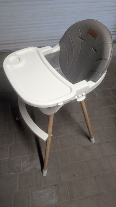 Дитяче крісло momi