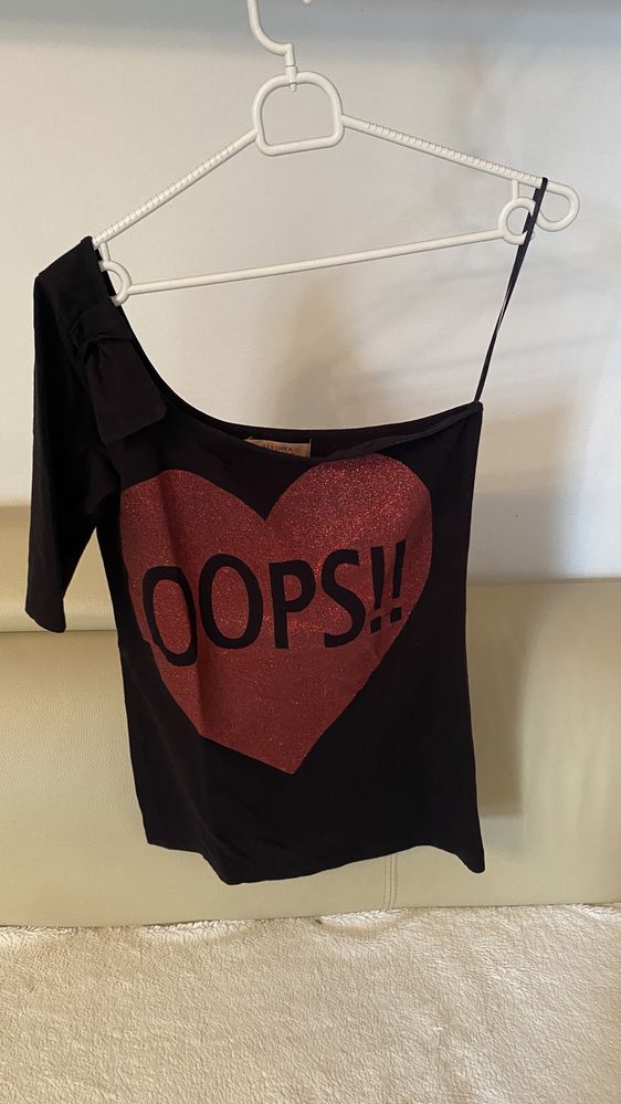 Bluzka bershka S 36 M 38 czarna serce brokatowa bez rękawa