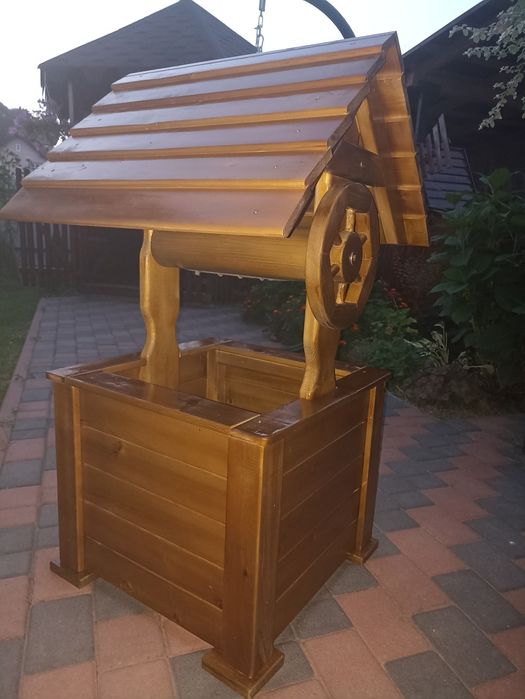 Декоративний вітряк, млин, криничка