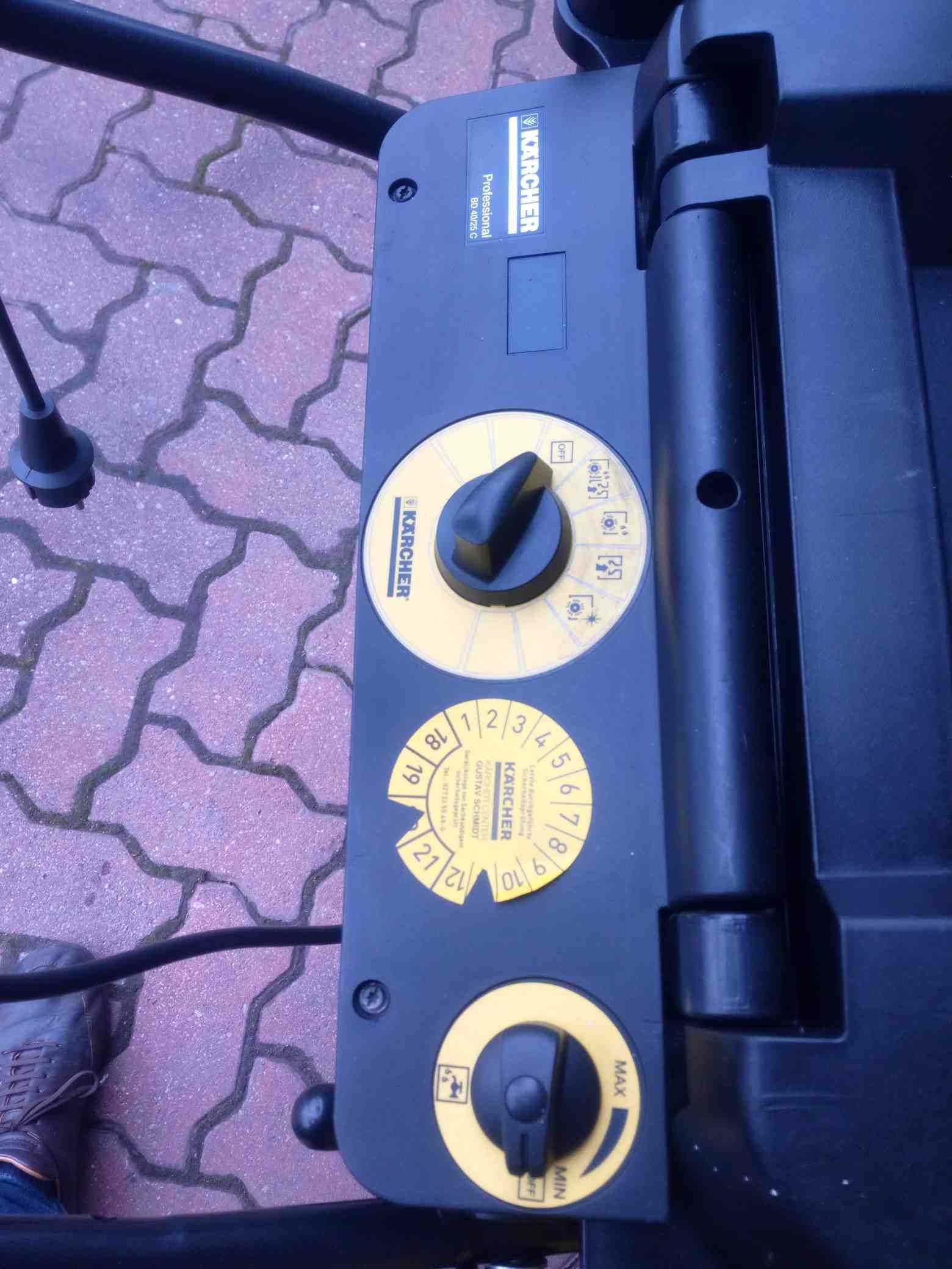 Szorowarka KARCHER BR 45/40 C akumulatorowa sieciowa 230V