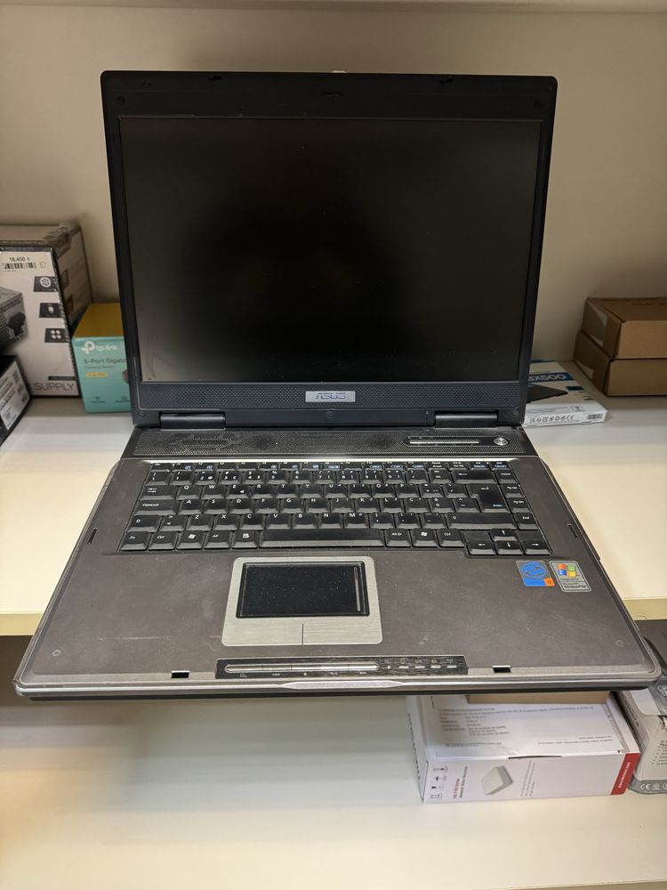 Portátil Asus A4000