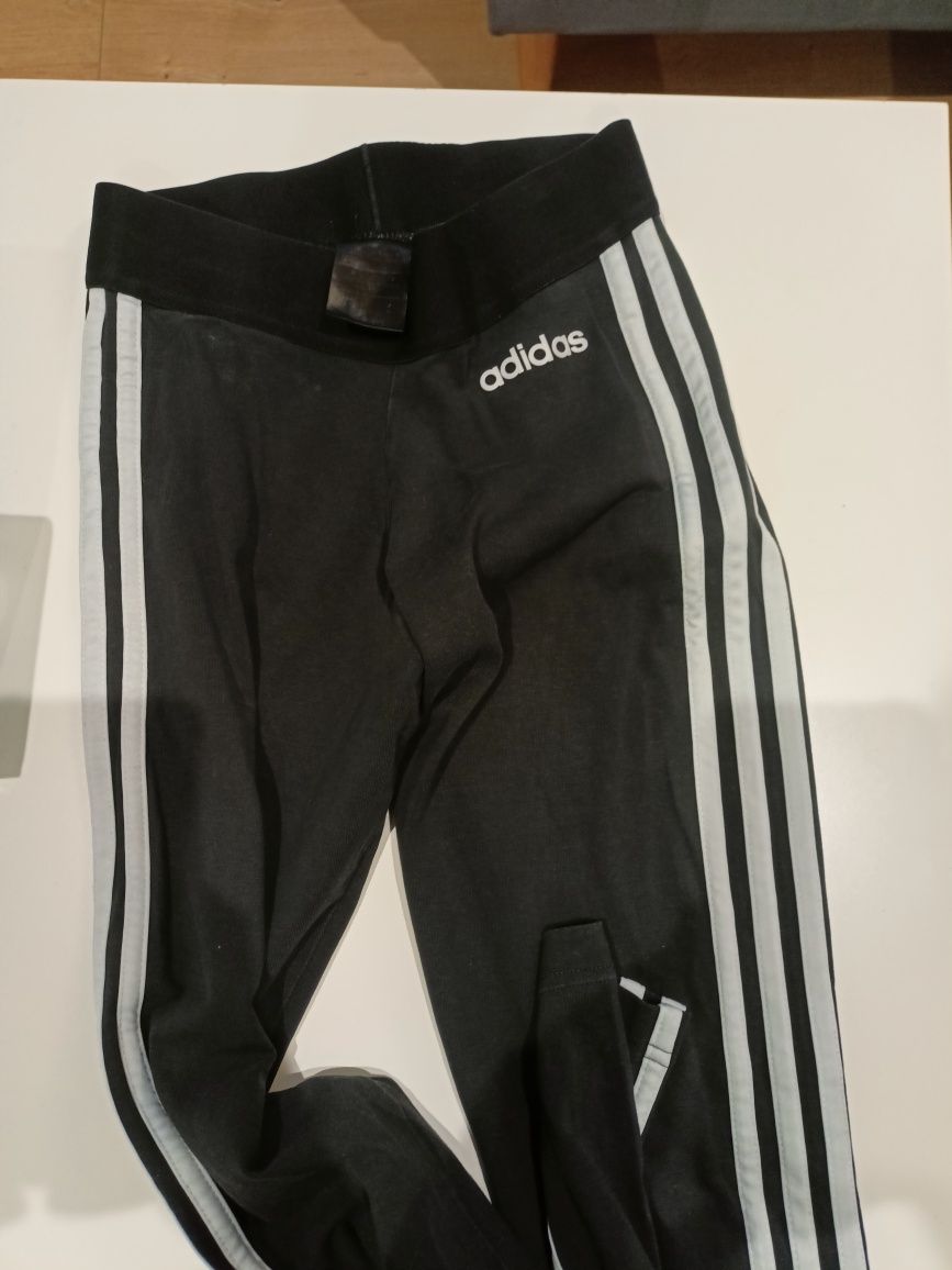 Leginsy sportowe adidas