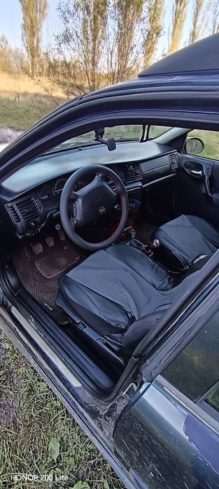 Продам опель вкктра б