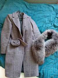 Жіноче пальто з натуральним хутром