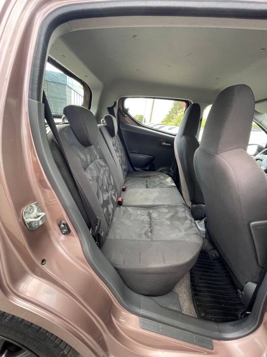 Suzuki Alto автомобіль