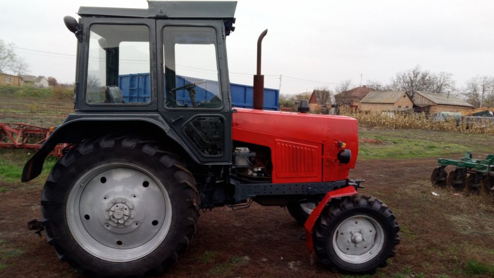 Трактор ЮМЗ 8070