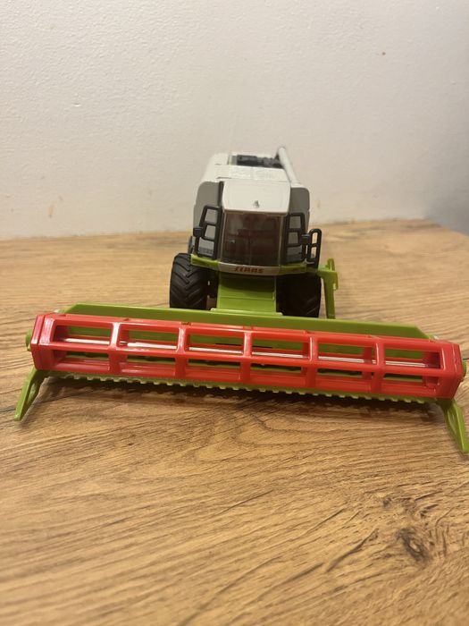 Siku kombajn class metalowy 1:50