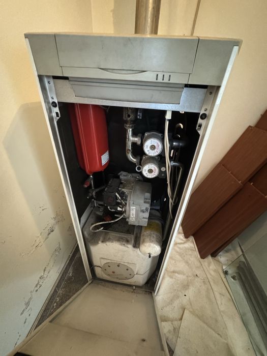 Caldeira a Gasoleo + Radiadores + Deposito