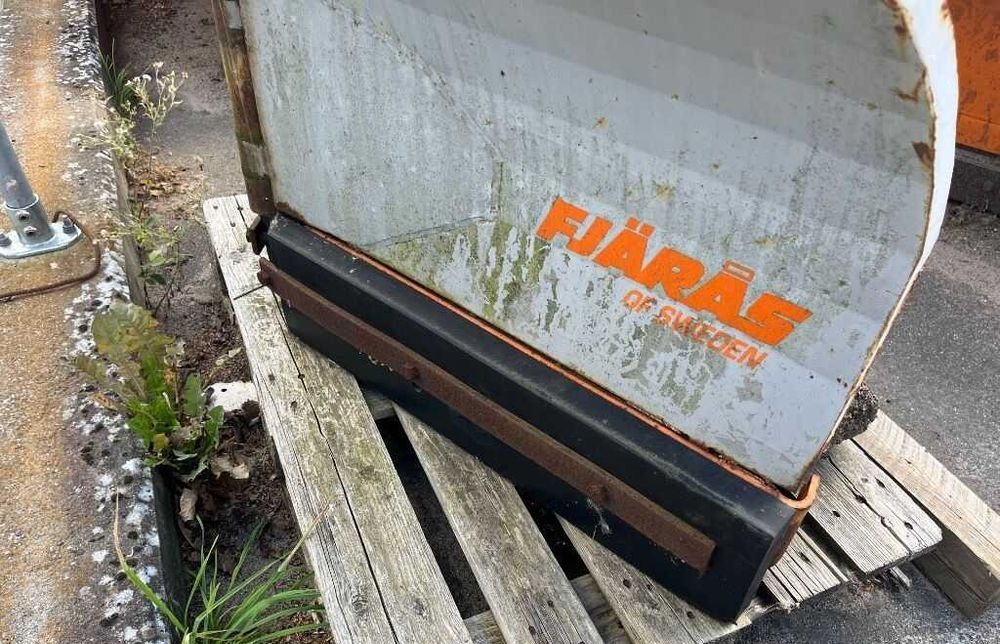 Pług do śniegu Fjaras Schmidt regulowany odśnieżny V hydrauliczny