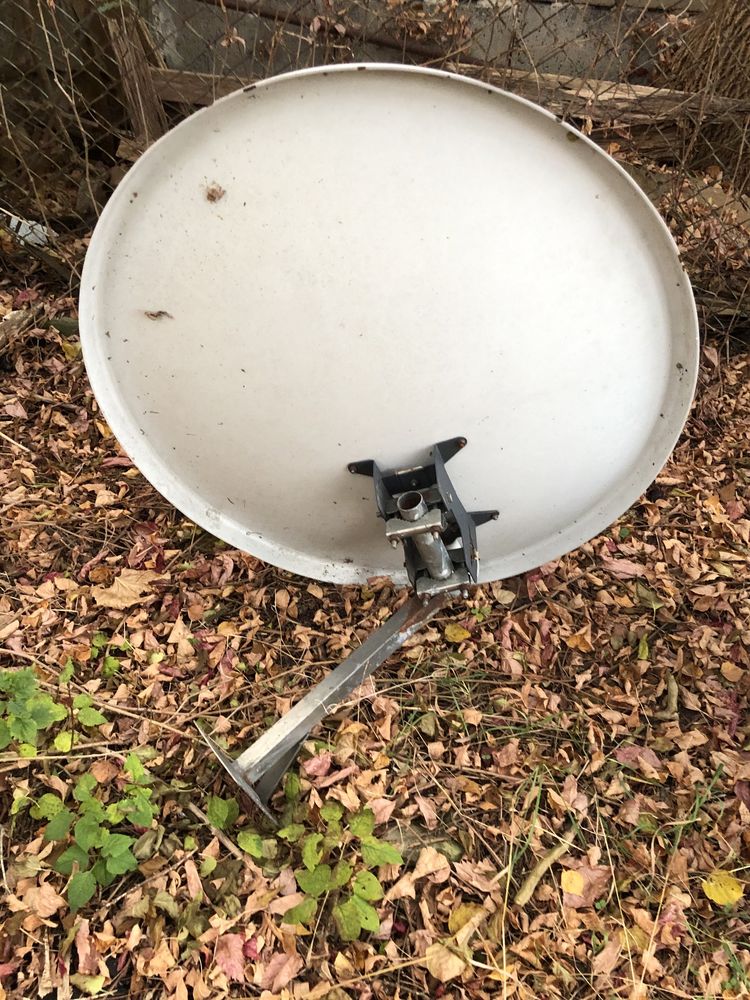 Antena satelitarna z uchwytem 90x85