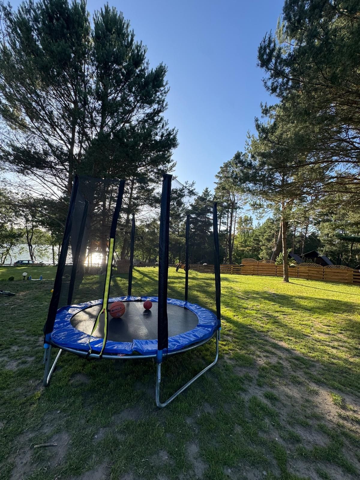 Domek nad jeziorem pod lasem - wynajem domku holenderskiego 4 os.