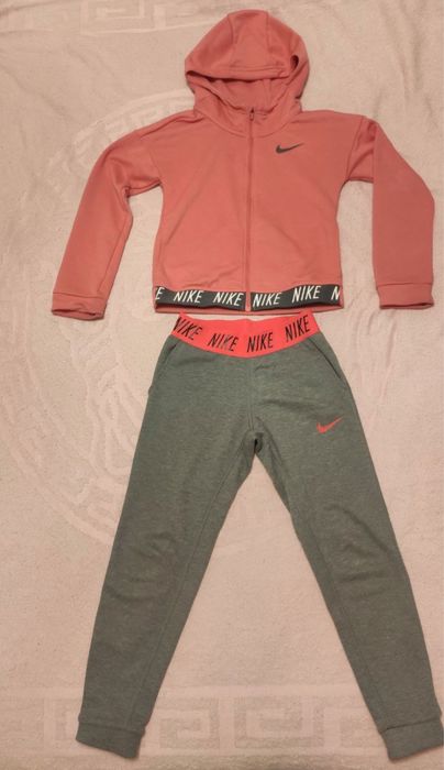 Спортивный костюм Nike dri-fit (оригинал) на 8-11 лет для девочки