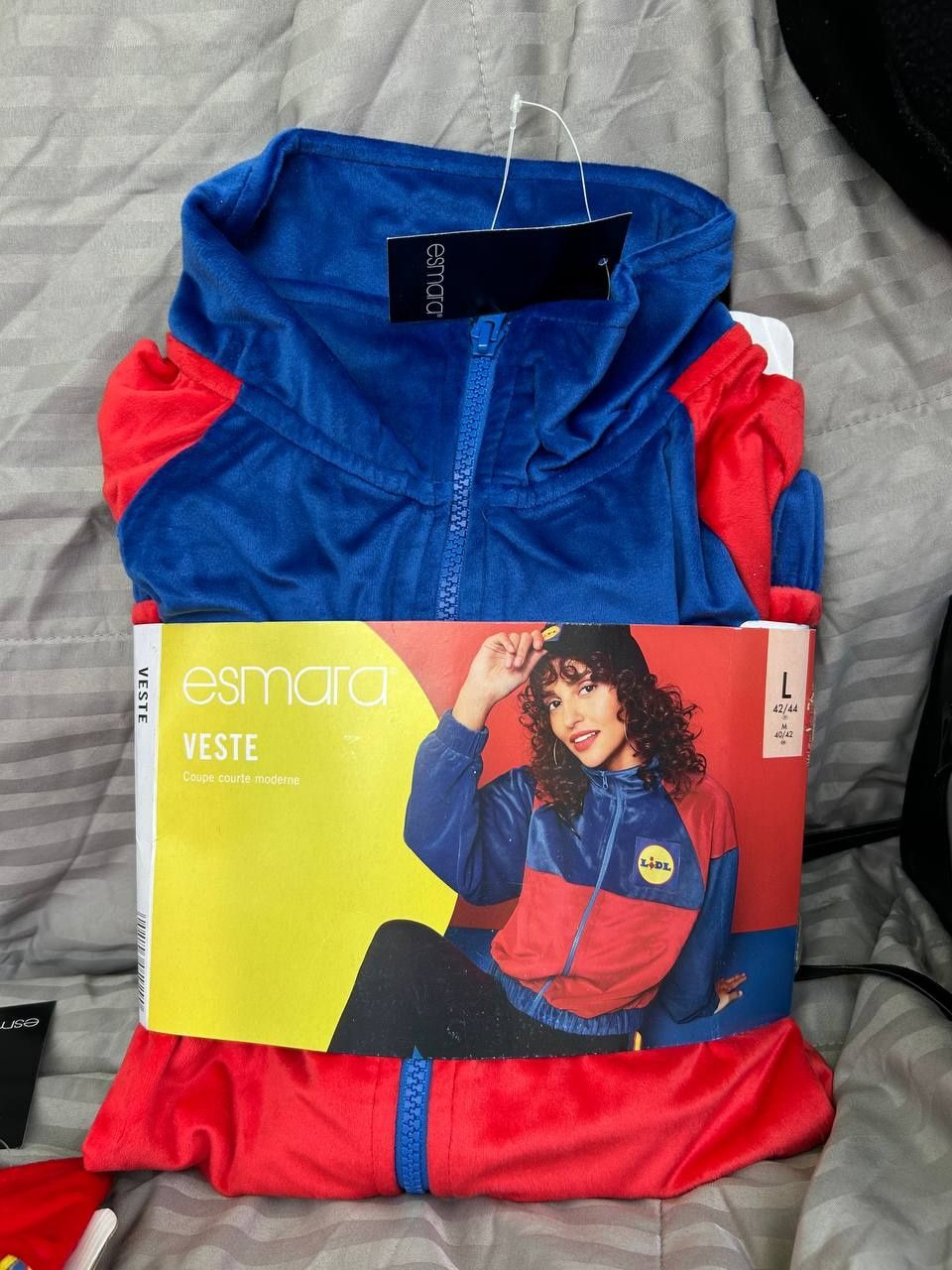Яскрава велюрова кофта esmara lidl