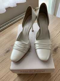 Buty szpilki białe perłowe, rozmiar 38, Arte di Roma.
