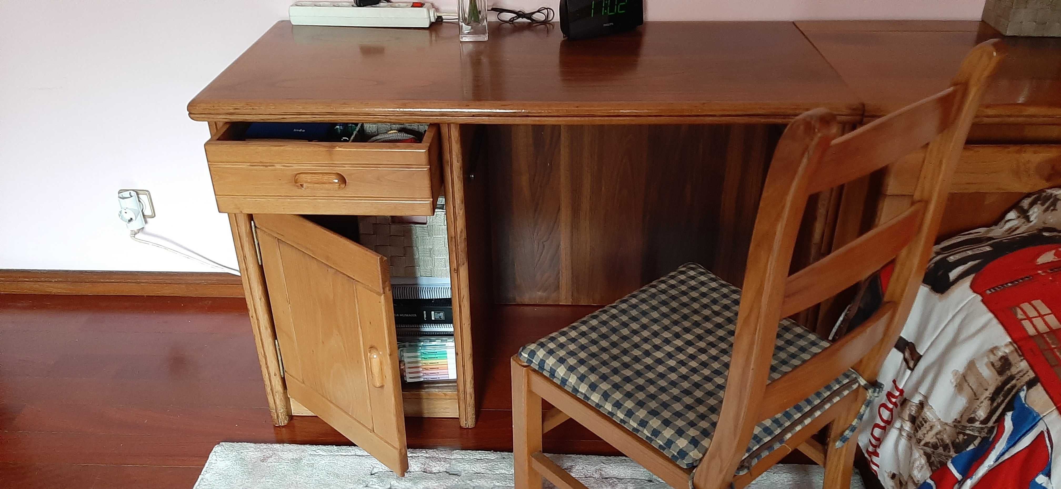 Móvel de quarto para solteiro em madeira, com duas camas