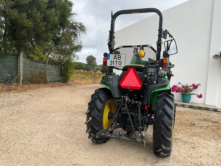 Tractore John deere 3038 E