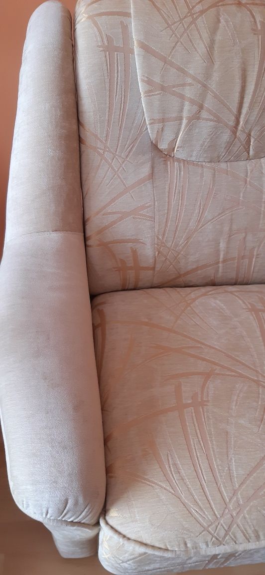 Wersalka sofa rozkładana z pojemnikiem na pościel