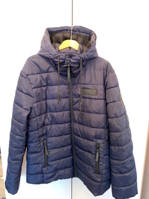 Kurtka Carry             .