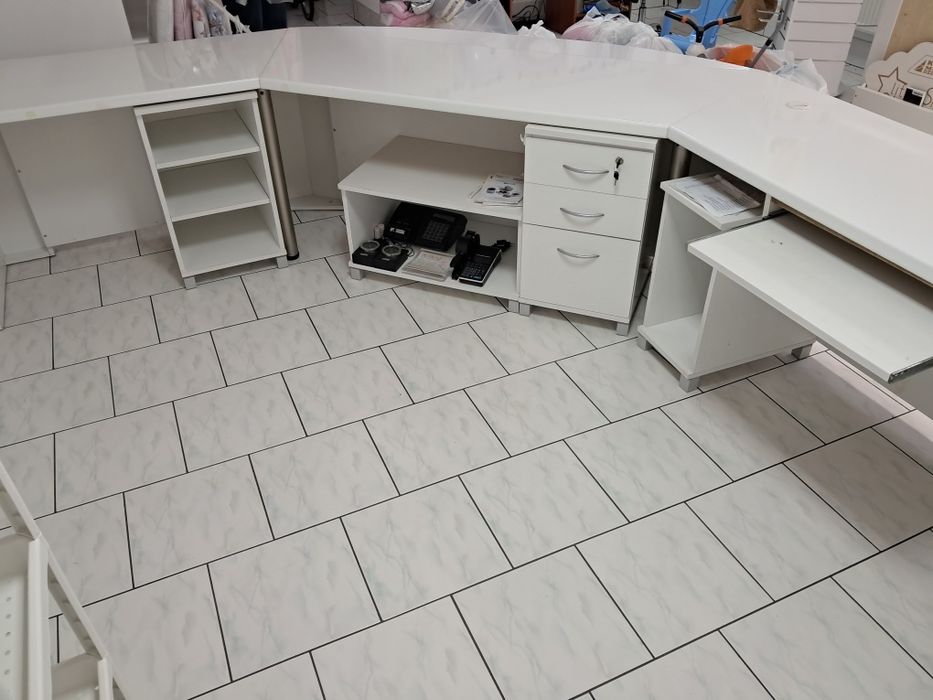 Meble po likwidacji sklepu