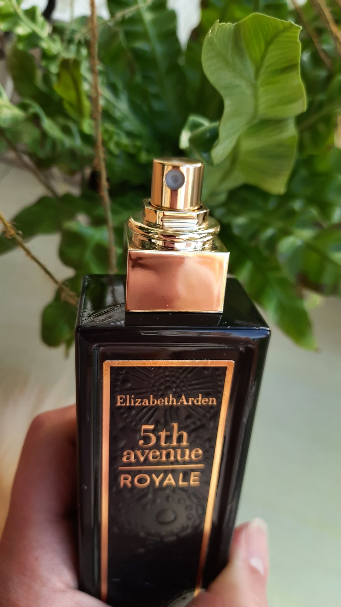 Парфумована вода 5th Avenue Royale Elizabeth Arden