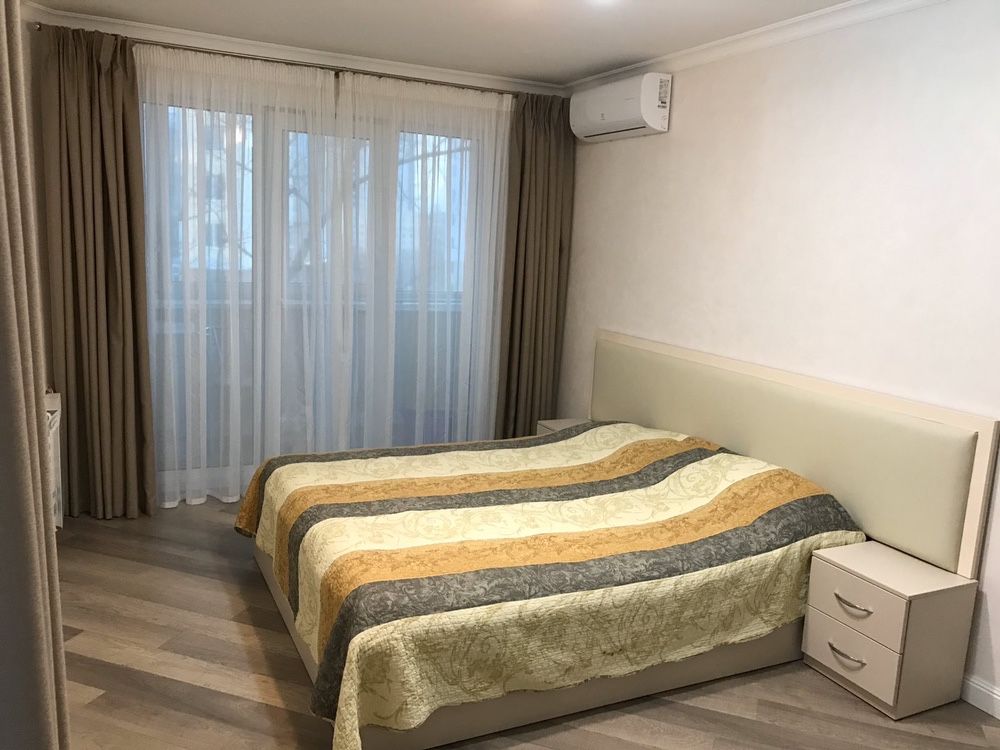 Подобова оренда 2 кв.  Победы 20, метро Політехнічний інститут