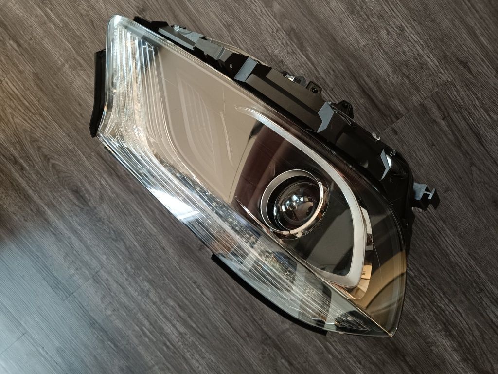 Reflektor 1EX 010.818-361 Hella
