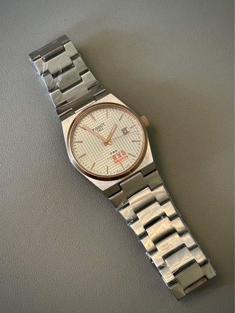 Tissot PRX, Rolex submariner