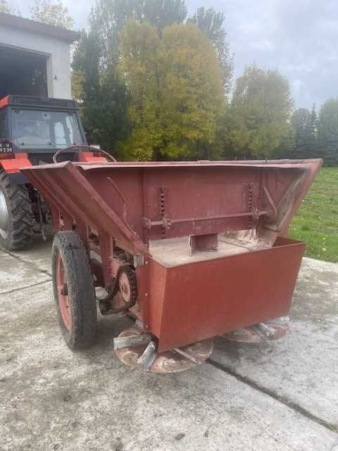 Rozsiewacz wapna sadowniczy