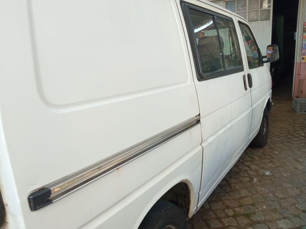 VW Transporter ou troco por carrinha mais pequena