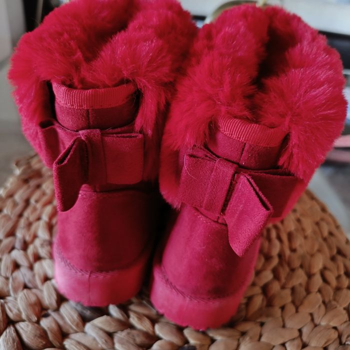 Mules/ Uggs de plataforma em camurça e pelo sintético para senhora bor