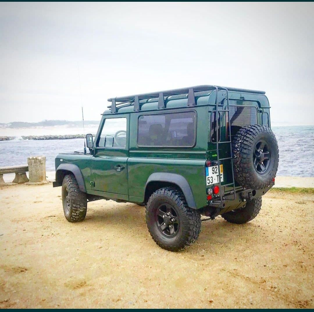 Land Rover Defender 90