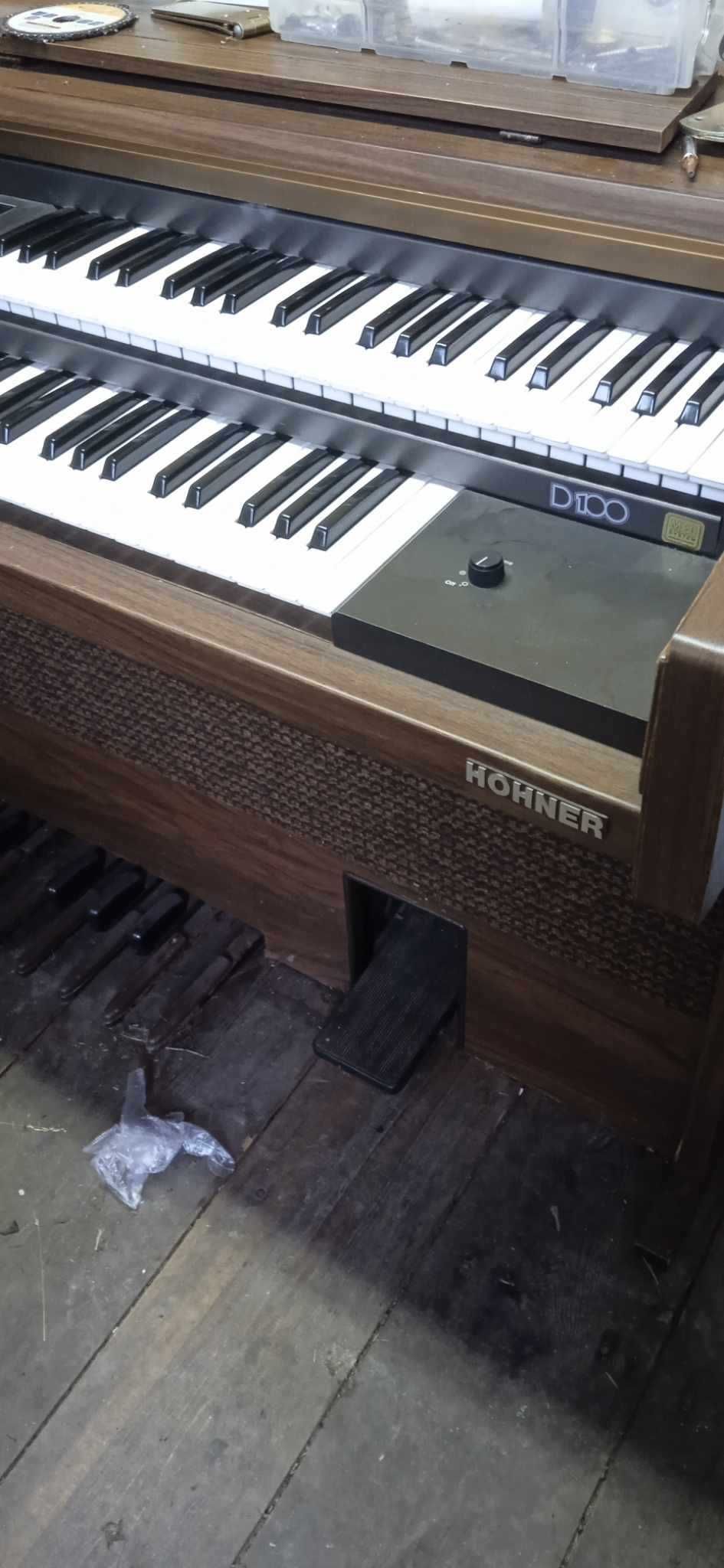 pianino hohner d100