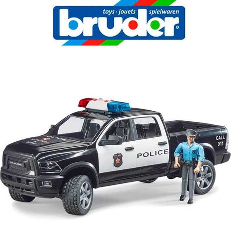 Полицейский пикап Bruder Ram 2500 с фигуркой полицейского,02505