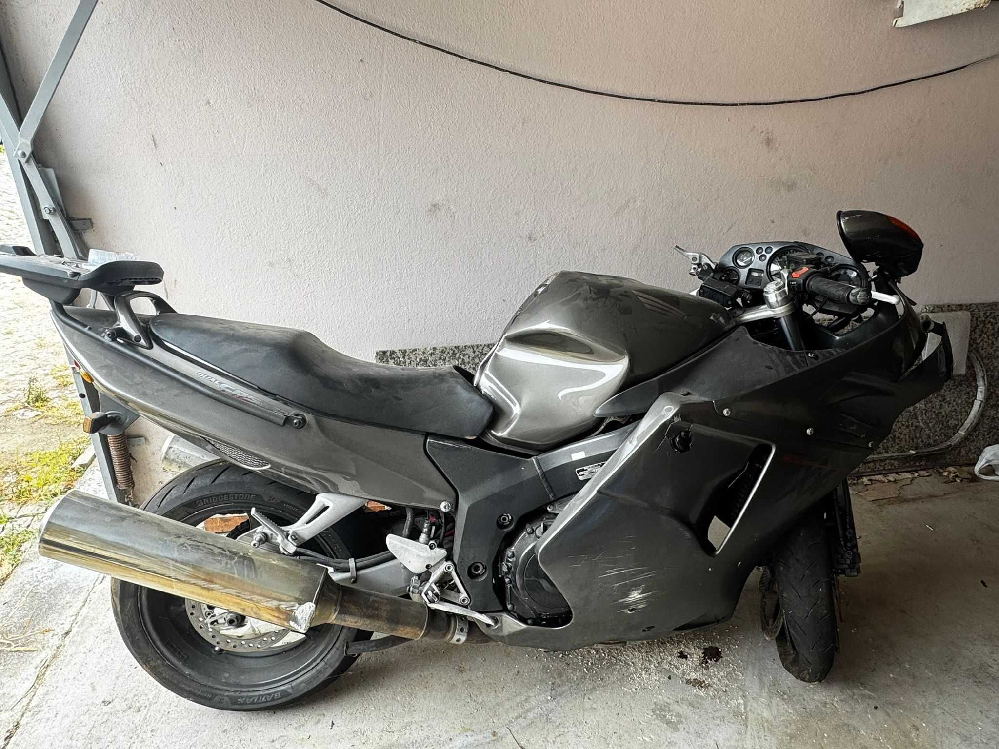 Honda CBR1100XX Peças